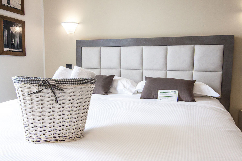 Hotel Le Vigne Di Corvino Casteggio 外观 照片