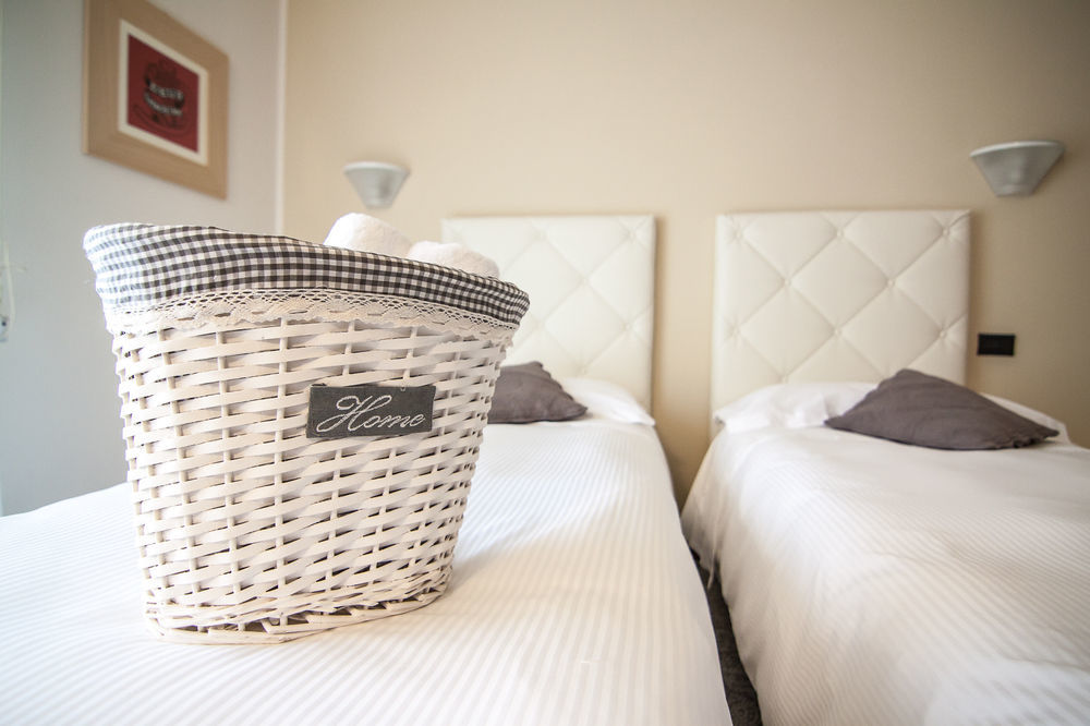 Hotel Le Vigne Di Corvino Casteggio 外观 照片