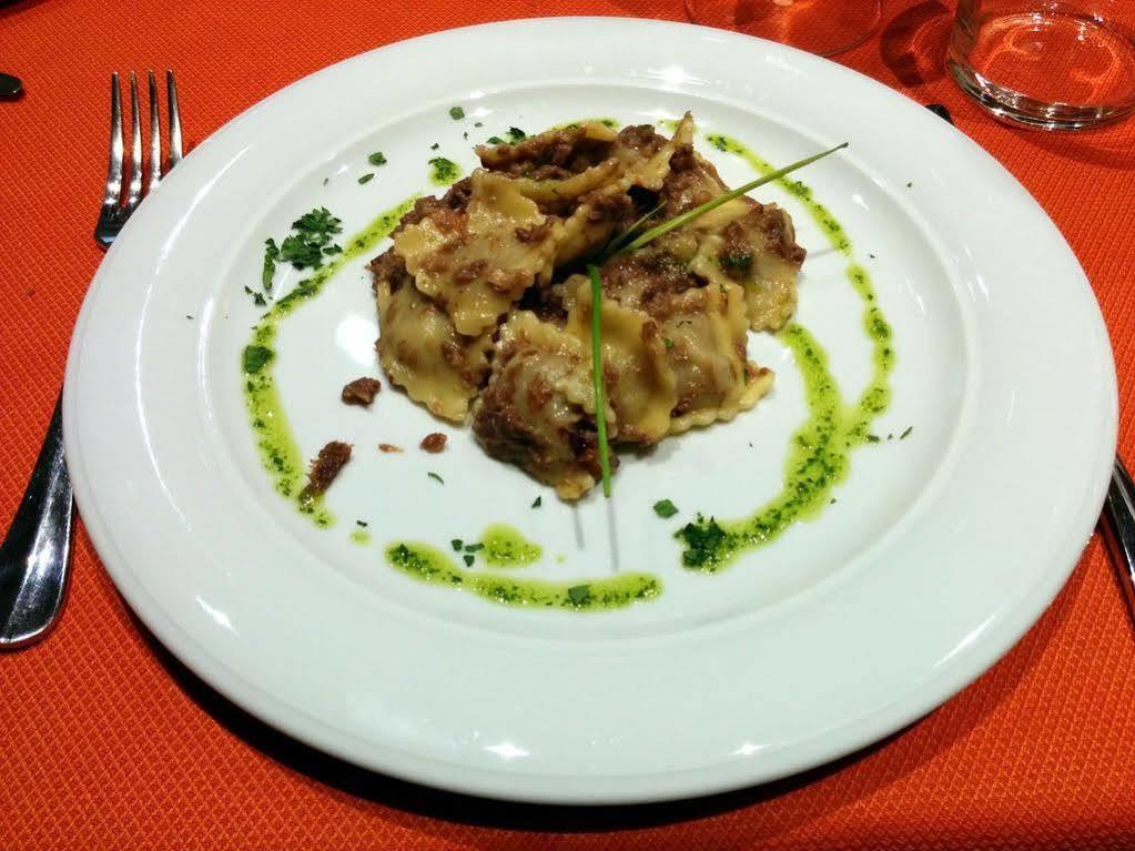 Hotel Le Vigne Di Corvino Casteggio 外观 照片