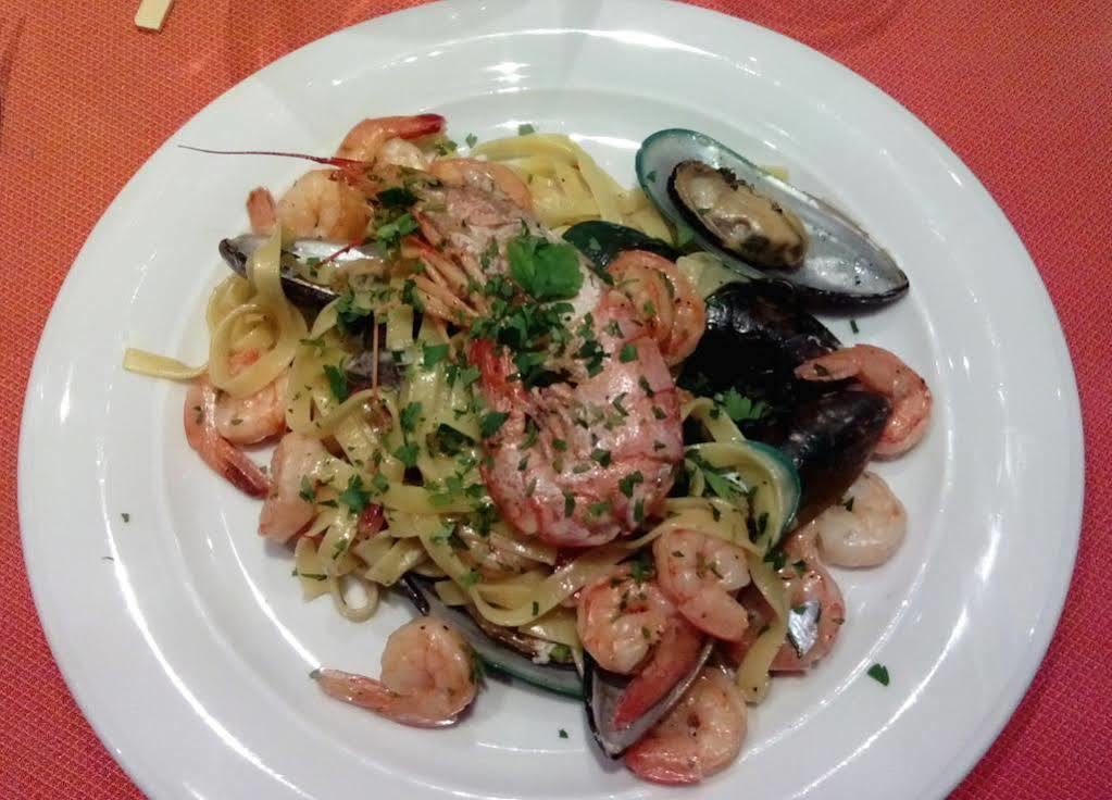 Hotel Le Vigne Di Corvino Casteggio 外观 照片